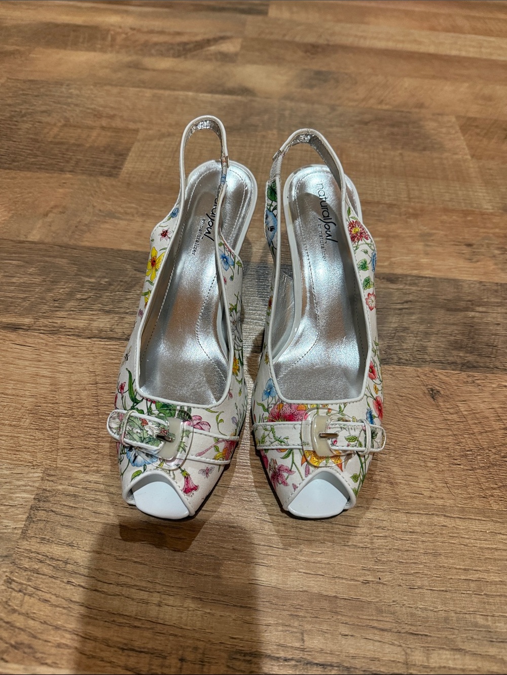 Floral White Slingback Peep-Toe Heels - Size 7.5